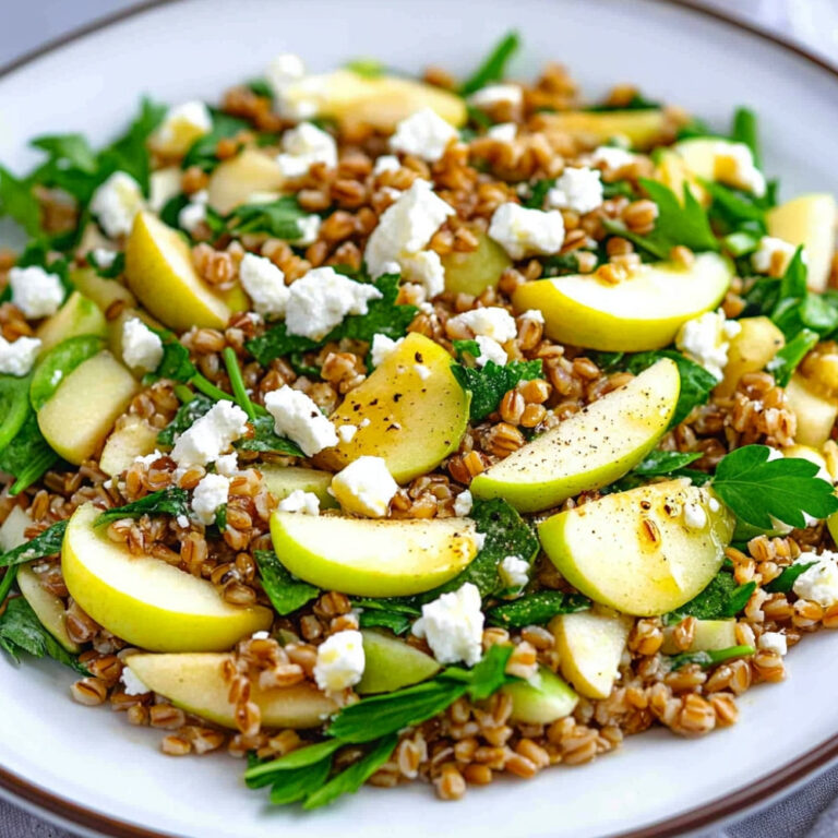 Delicious Farro Salad with Apples for a Refreshing Twist